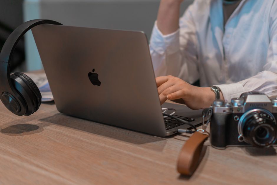 Freelance en arabe : termes, définitions et positionnement